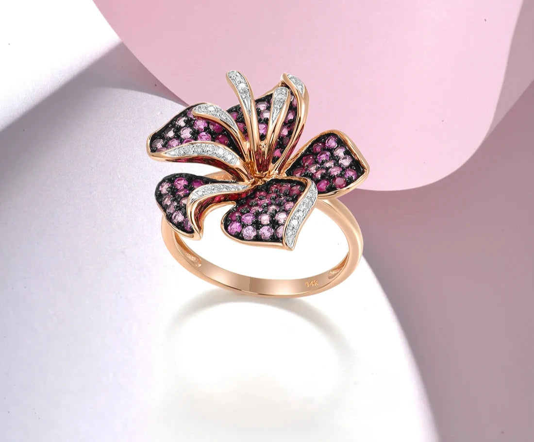 Anillo de Oro Rosa de 14k con Rubí, Zafiro Rosa y Diamantes