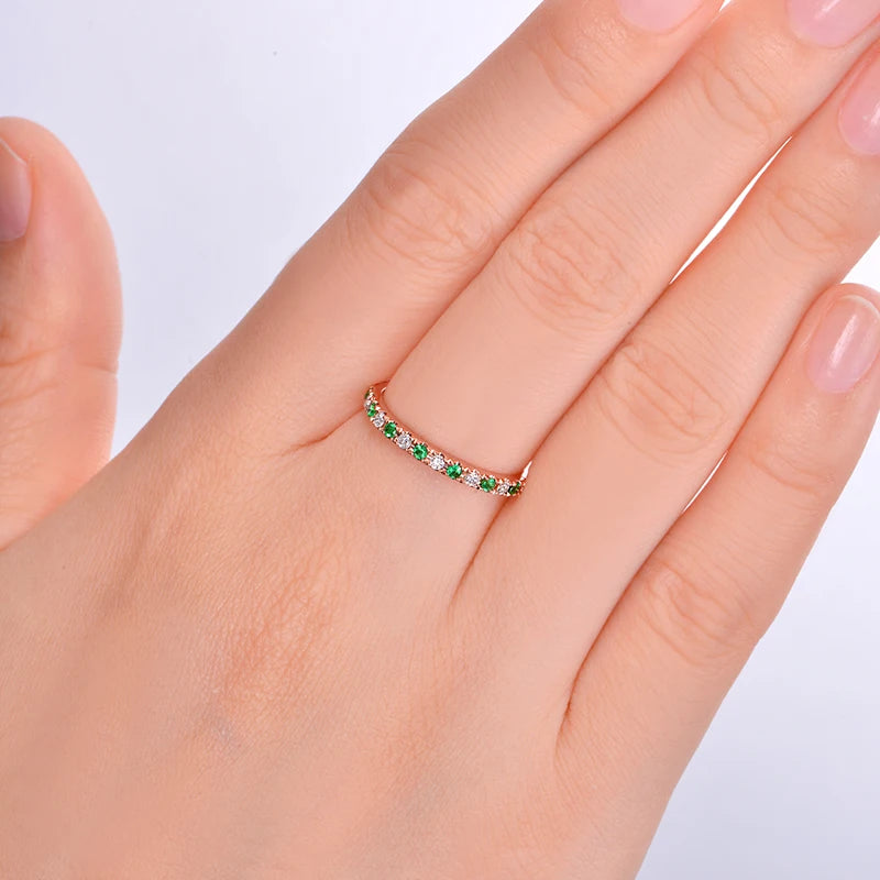 Anillo de Boda de Lujo con Esmeralda y Diamantes en Oro Rosa de 18k