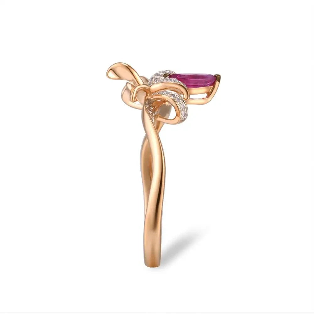 Anillo de Oro Rosa de 14k con Rubí Marquesa y Diamantes