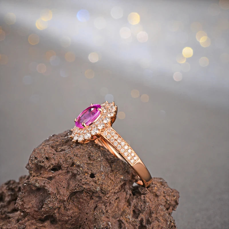 Anillo de Compromiso en Oro Rosa 18K con Zafiro Rosa y Diamantes