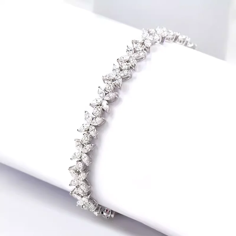 Pulsera de Encanto en Plata de Ley 925 con Zirconia