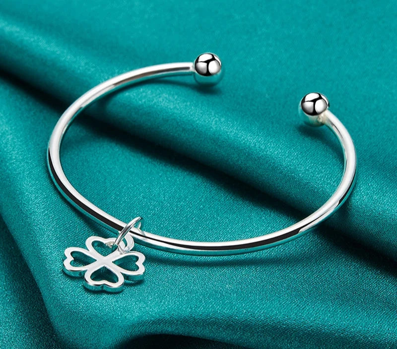 Brazalete Ajustable de Plata de Ley 925 con Diseño de Plantas