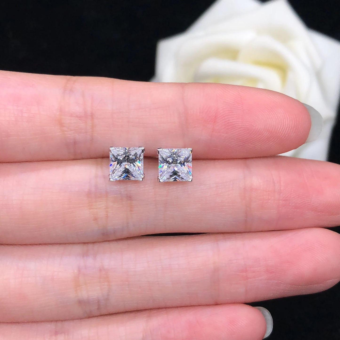 Pendientes de Oro Blanco 14K con Moissanite