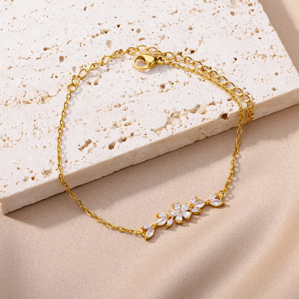 Elegante pulsera de flores de circón para mujeres y niñas, pulseras de acero inoxidable de color dorado con dijes de plantas, regalos de joyería de diseñador de lujo